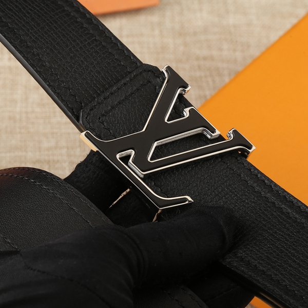 激安ルイヴィトンベルト背面デザイン